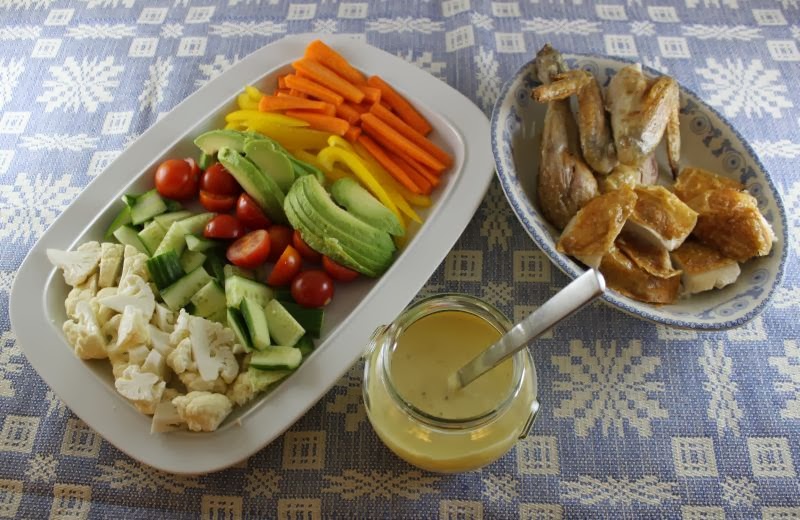 Knasende grøntsager, hjemmelavet senneps-mayonnaise og kylling!