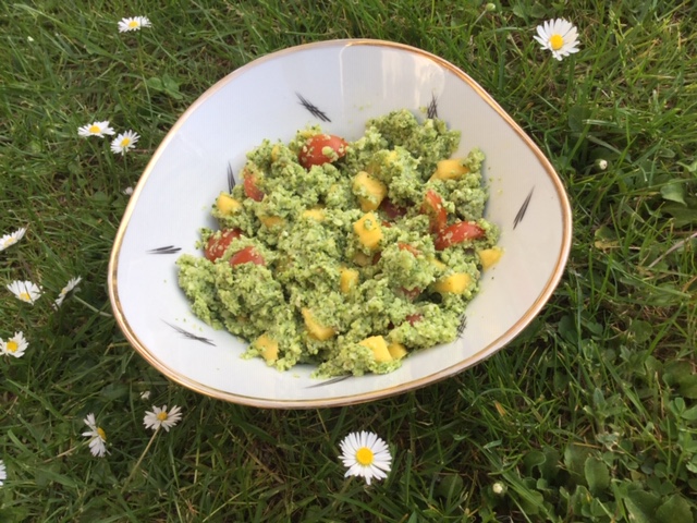 Grov guacamole på broccoli og avokado, gluten- og laktosefri!