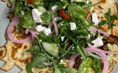 Aubergine-gyros med pandekager, salat og guacemole!