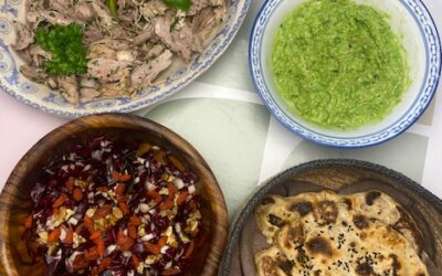 Pulled pork med naan-brød, salat og ærtemos!